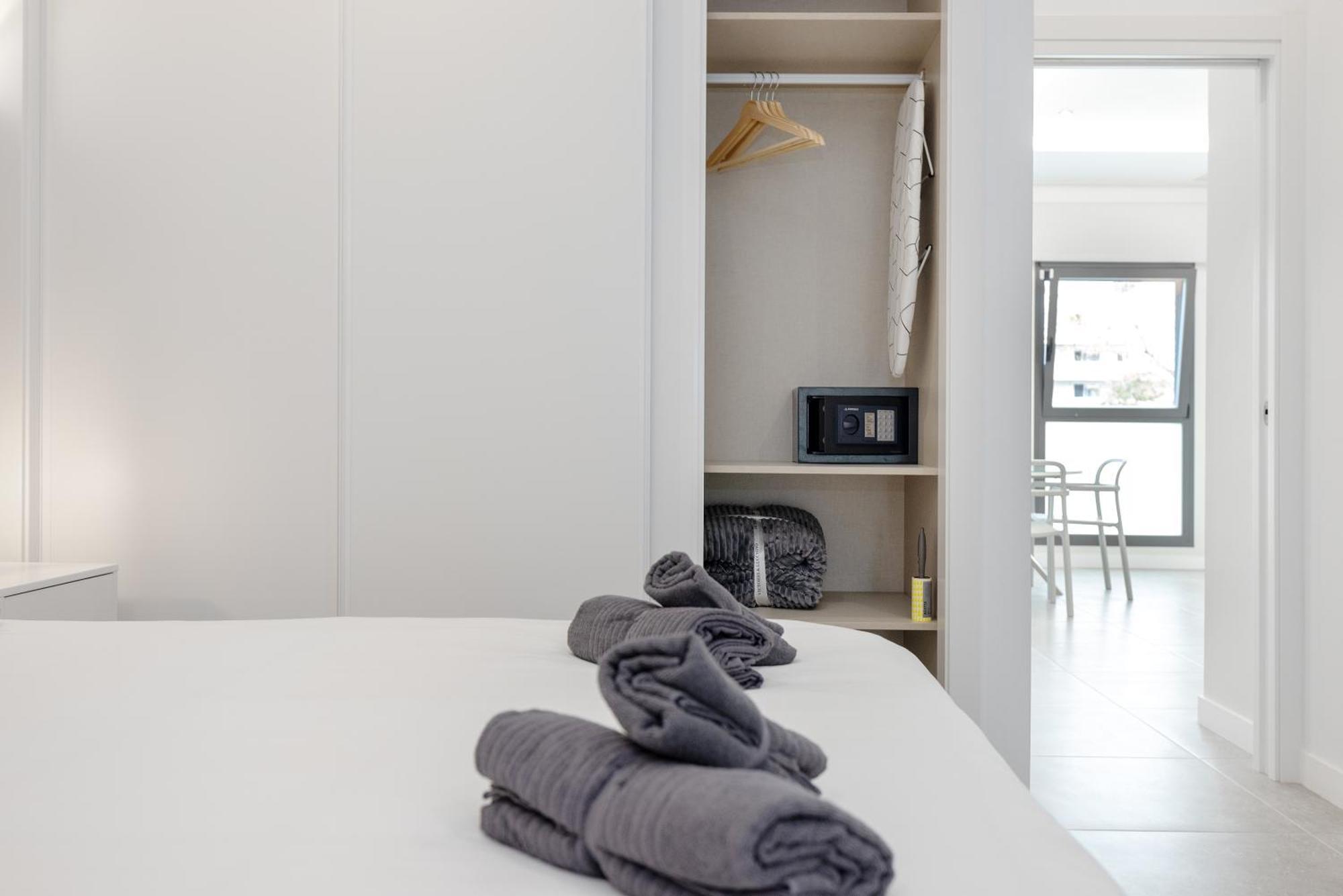 Apartamentos Turisticos Playa Marinsa Торре-дель-Мар Екстер'єр фото